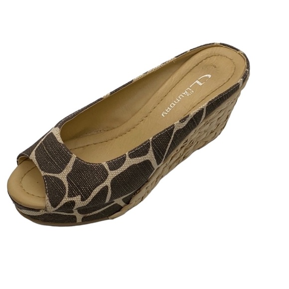 CL By Laundry Giraffe Print Wedge - Picture 2 of 9